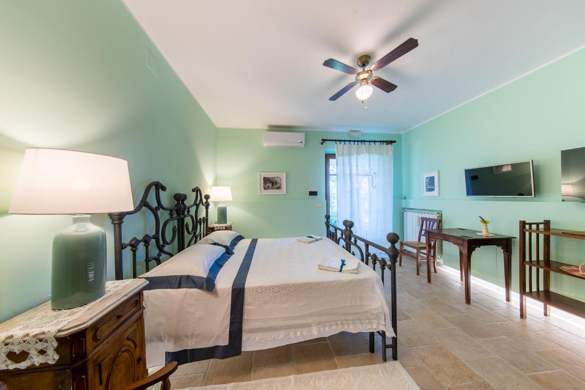 Agriturismo Isola Dei Calanchi - Guest House Atri Zewnętrze zdjęcie